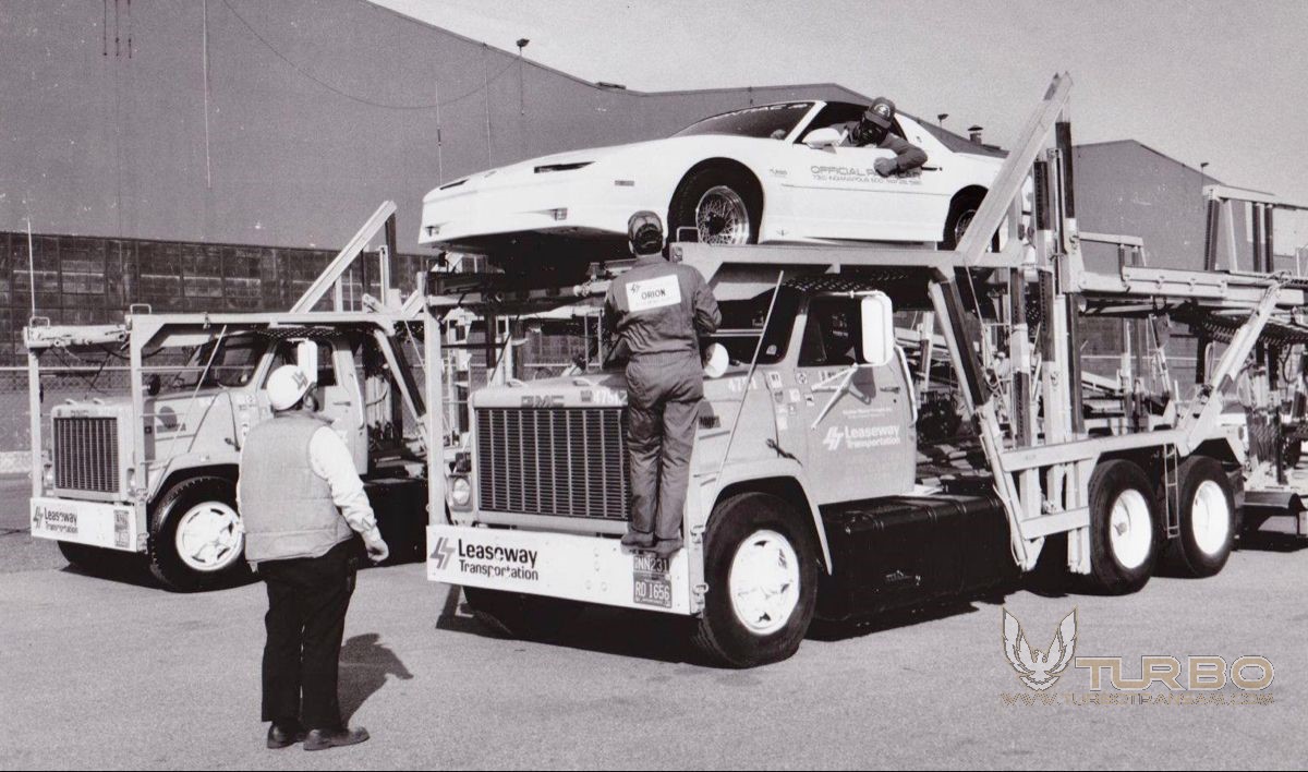 1989 Pontiac Firebird lineup at Van Nuys Assembly Plant